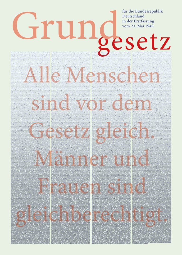 Grundgesetz in der Urfassung von 1949. Der komplette Text mit Hervorhebung "Frauen und Männer sind vor dem Gesetz gleich". Format 50x70 cm.